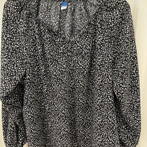 Old Navy Black and White Patterned Blouse